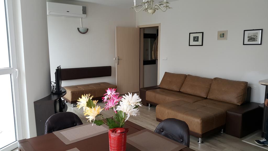 Kraybrezhna Apartment Pomorie Luaran gambar