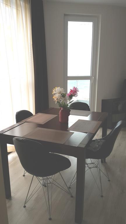 Kraybrezhna Apartment Pomorie Luaran gambar