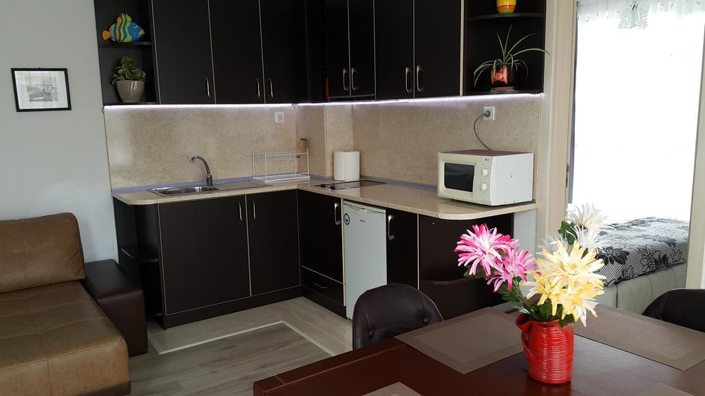 Kraybrezhna Apartment Pomorie Luaran gambar